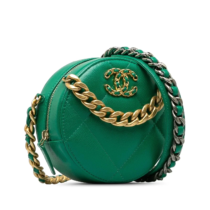 Chanel Colorful Handbag for Spring OutfitsChanel 19 Round Lambskin Clutch With Chain (pjBnNJ)