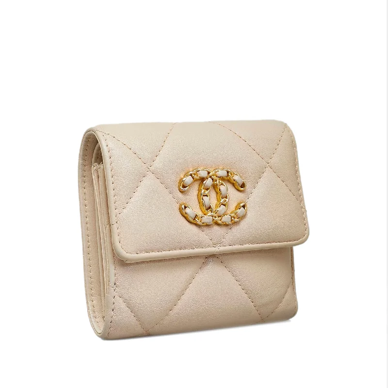 Chanel bags for women who love timeless fashionChanel 19 Trifold Flap Compact Wallet (bqJApc)