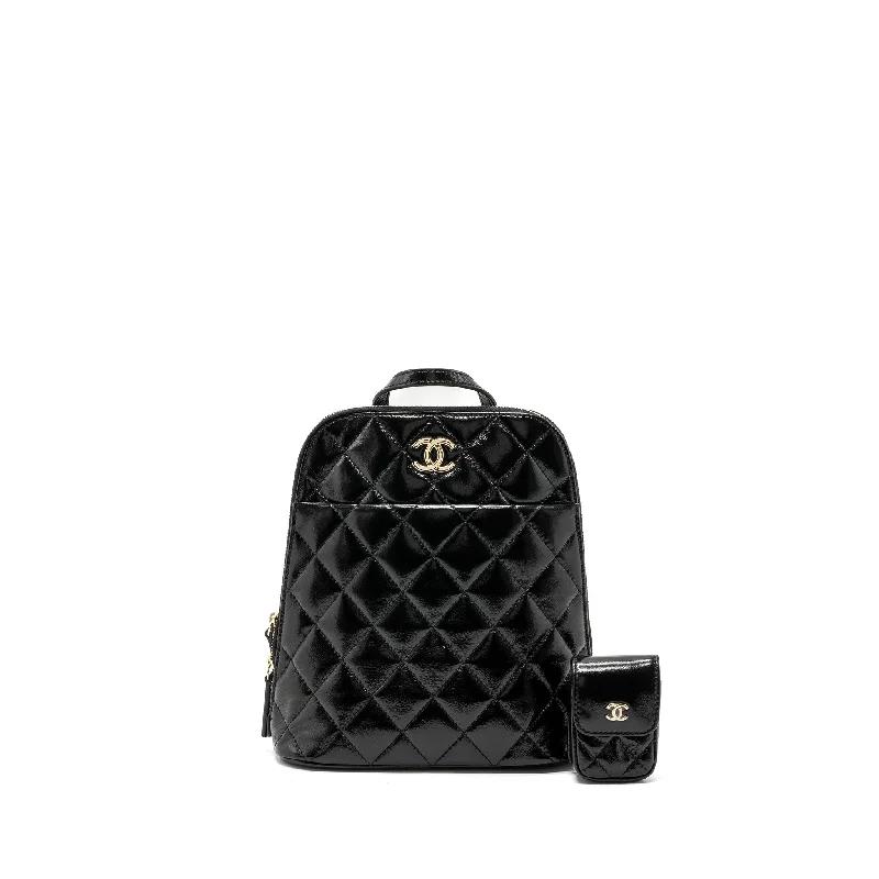 Chanel Quilted Leather Shoulder Bag for FashionistasChanel 22A Backpack Patent Black LGHW (Microchip)