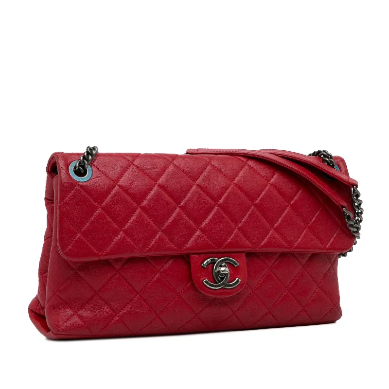 Chanel bags for women who appreciate fine craftsmanshipChanel 31 Rue Cambon Flap Bag (fqQovJ)