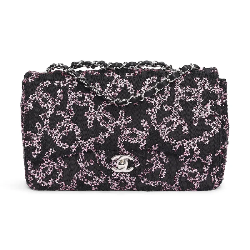 Chanel Lightweight Handbag for Daily ErrandsChanel Black & Pink CC Sequins Medium Flap Bag