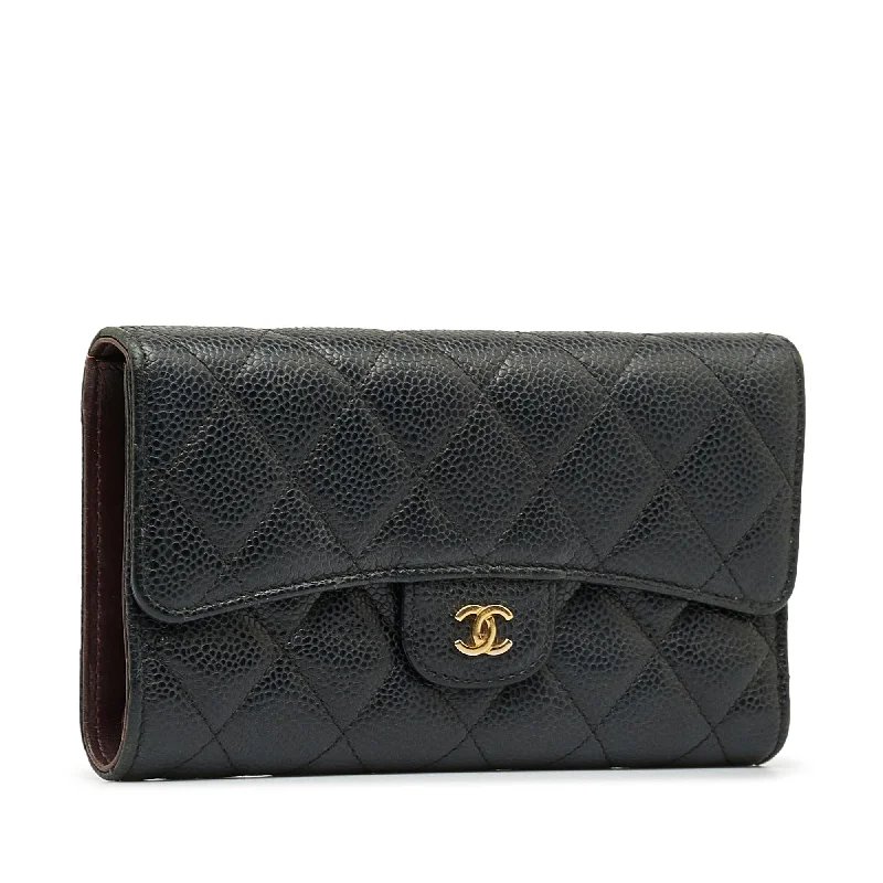 Chanel bags that pair perfectly with any outfitChanel CC Flap Continental Wallet (LWsVKf)