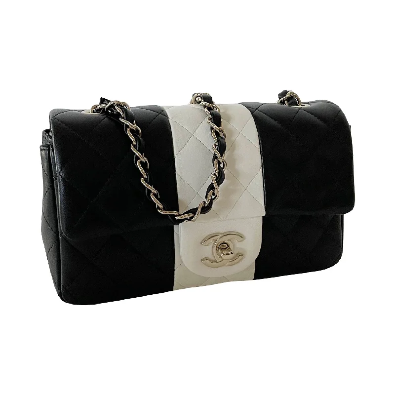 Chanel bags with modern touchesChanel Classic Mini Flap Bag