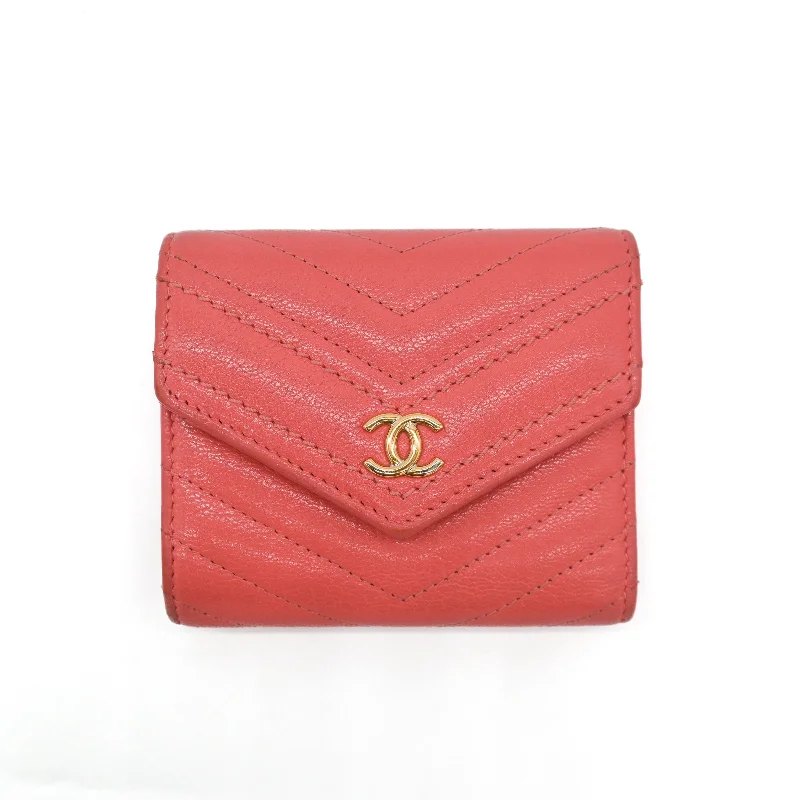 Chanel Chain Strap Handbag for Everyday UseChanel Coral Pink Chevron Lambskin Trifold Wallet