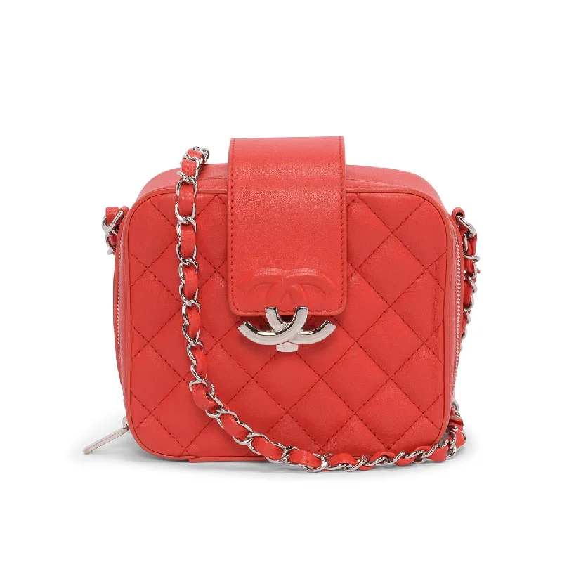 Chanel Chain Strap Handbag for Everyday UseChanel Red Quilted Leather Mini CC Box Camera Bag