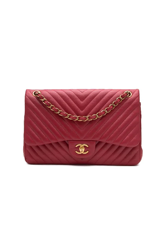 Chanel bags that pair perfectly with any outfitChevron Jumbo Double Flap Bag