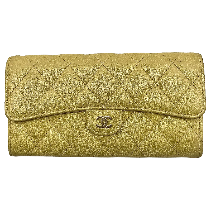 Chanel leather bags for everydVintage Chanel Clutch