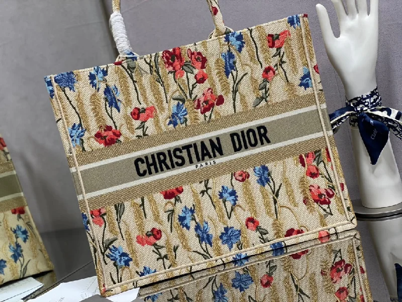 Christian Dior tote bags with a double - handle and shoulder - strap optionChristian Dior - Luxury Bags  514