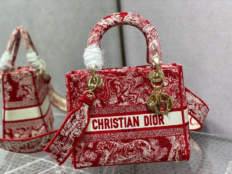 High - fashion Christian Dior bags with a geometric patternChristian Dior - Luxury Bags  526