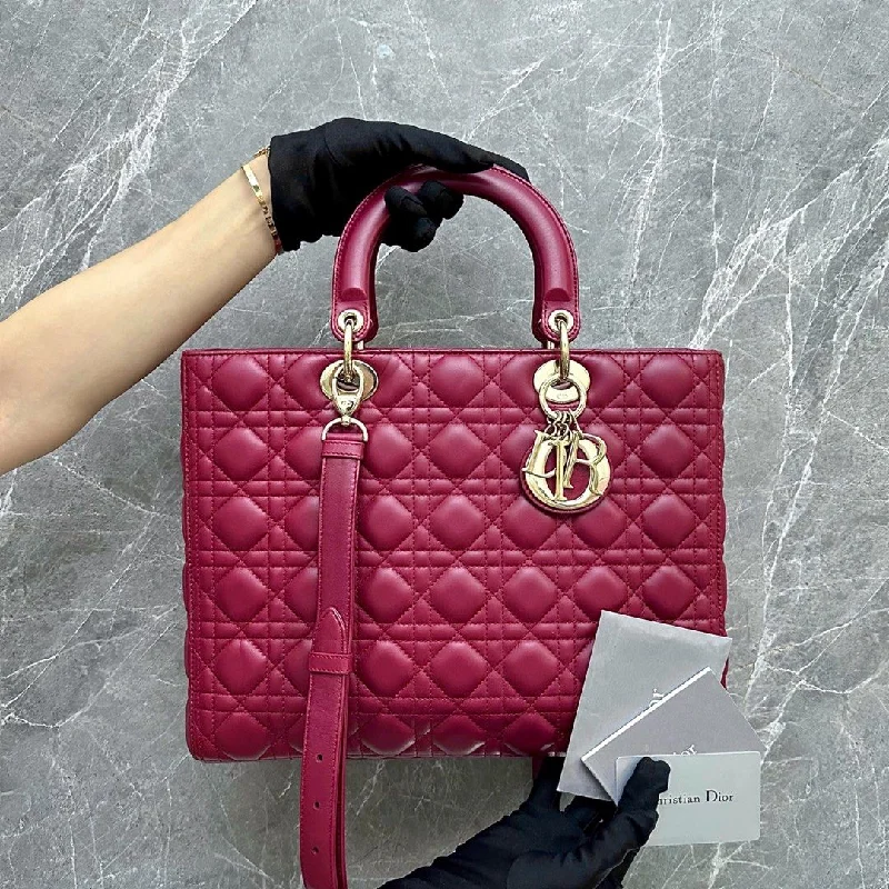 Christian Dior Saddle bags with a patent leather finish for a shiny look*Flap, Adjustable strap* Lady Large Lambskin Red GHW