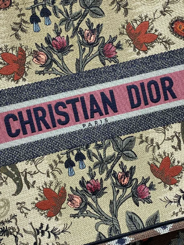 Christian Dior bags with a quilted pattern and gold - toned hardwareWF - Dior Bag - 498