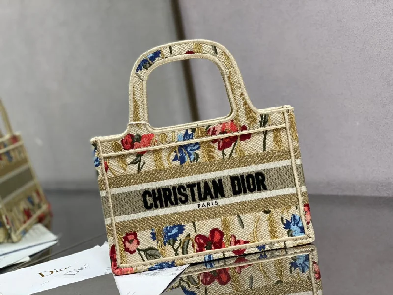 Christian Dior handbags with a detachable mirror for on - the - go touch - upsWF - Dior Bag - 515